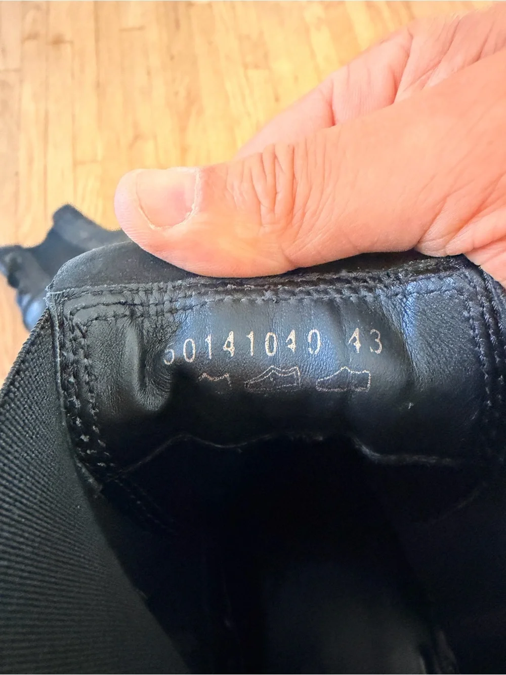 Classic Black Leather Men's Chelsea Boots